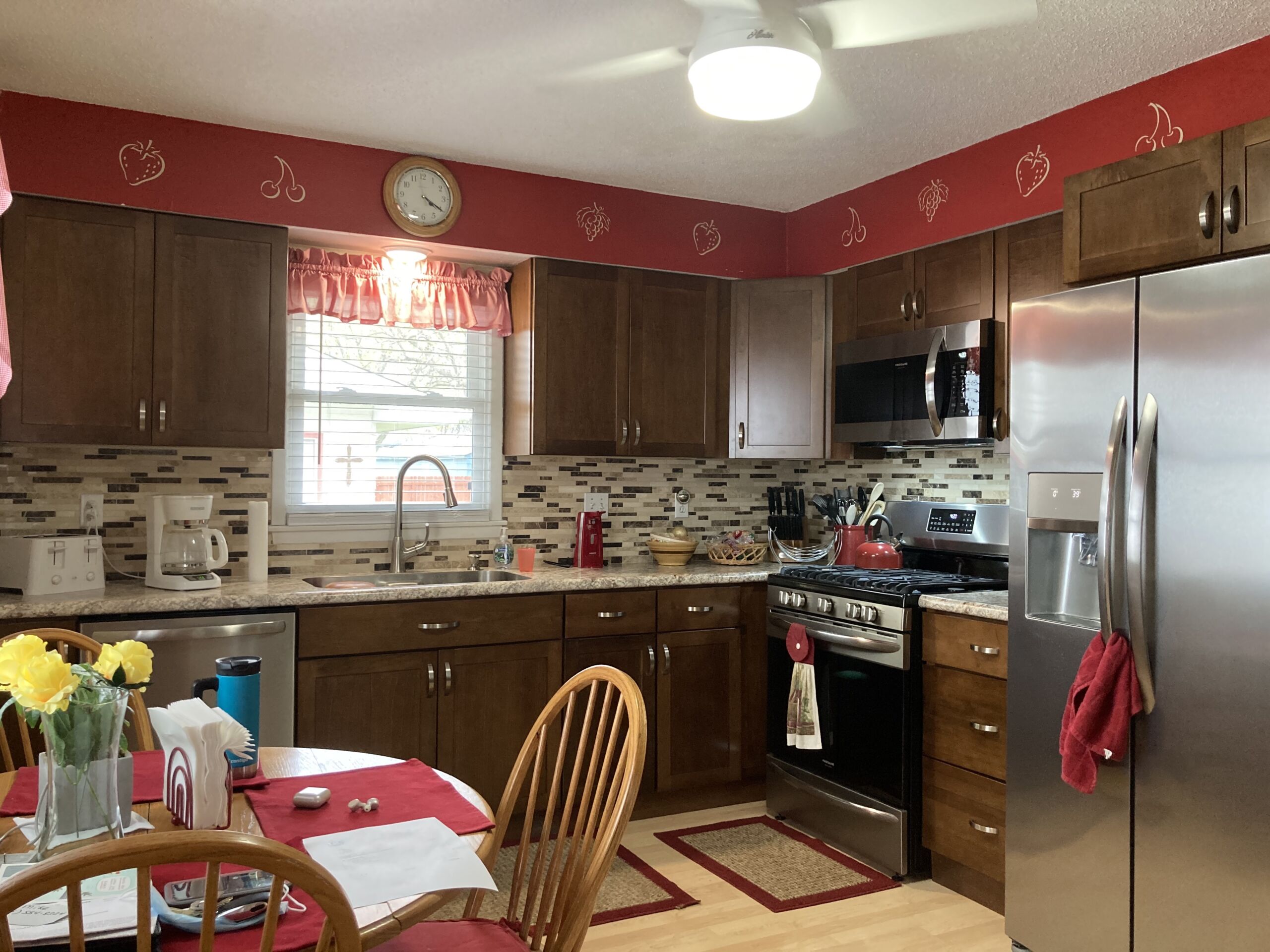 Updated kitchen with new countertops, cabinet and fridge